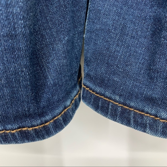 Seven7 High Waisted Denim Weekend Shorts With Longer Inseam Medium Wash Size 12 - Picture 8 of 15